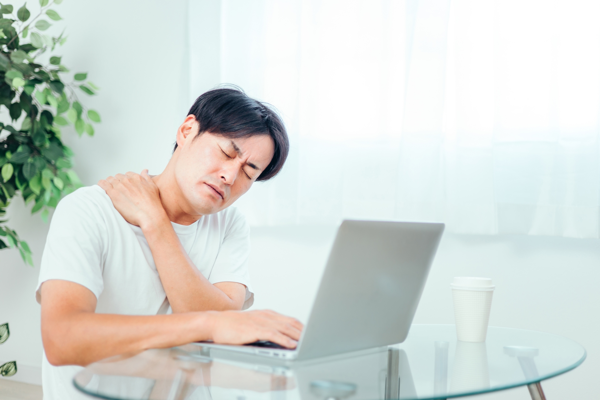 首の痛みヘルニア